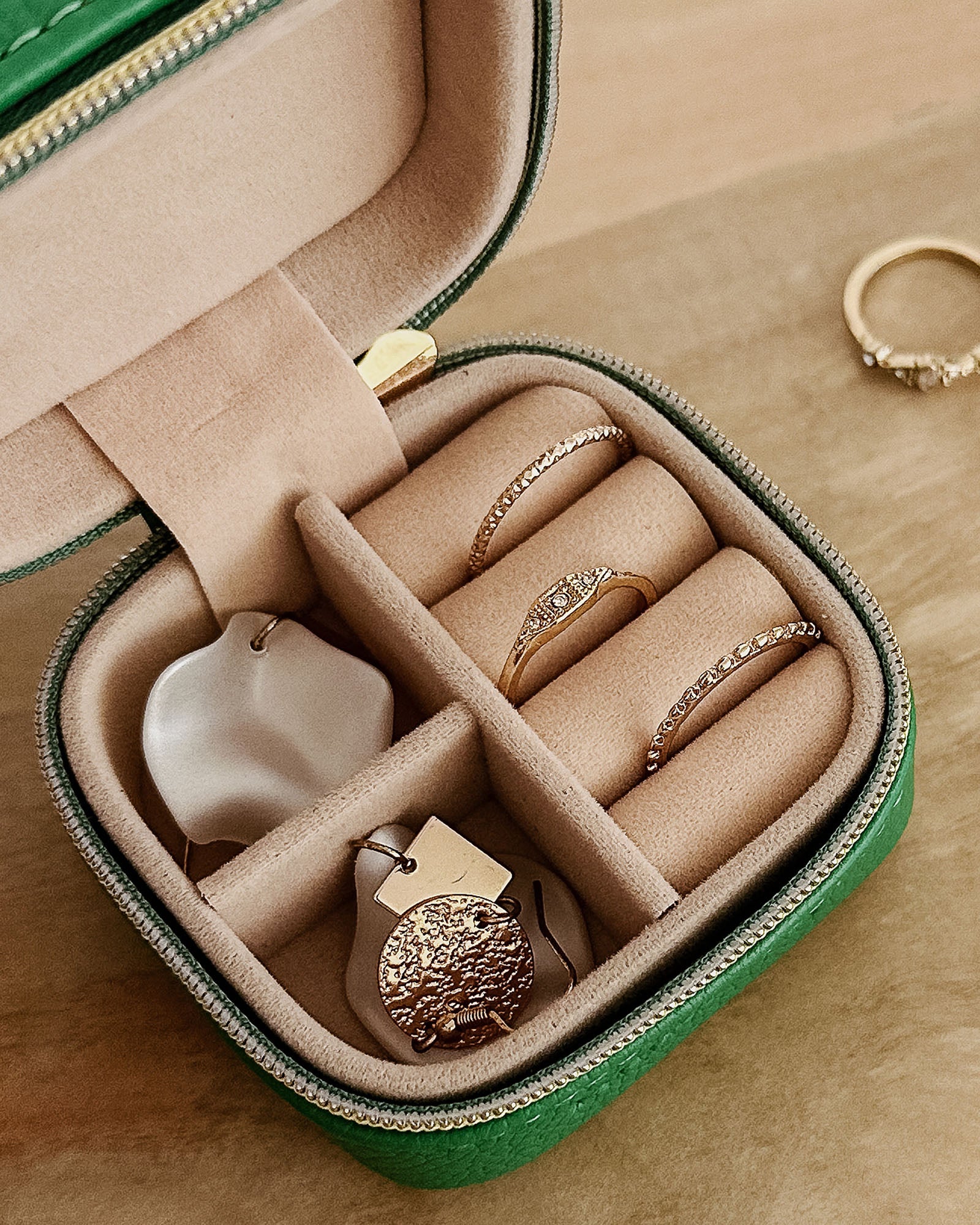 Tottie Jewellery Box - Apple Green - Image 9